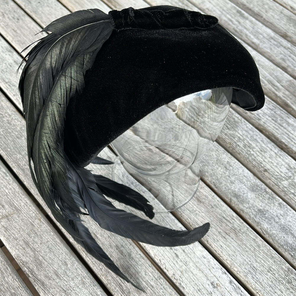 Vintage Black Hat with Iridescent Feather Accent - Picture 7 of 16